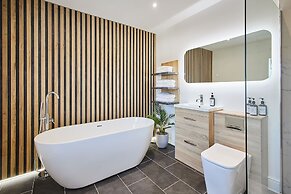 Host Stay Rose House