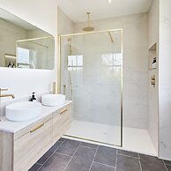 Host Stay Rose House