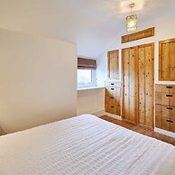 Host Stay Trefor Cottage