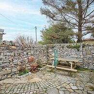 Host Stay Trefor Cottage