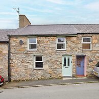 Host Stay Trefor Cottage