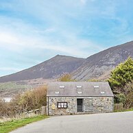 Host Stay Trefor Cottage