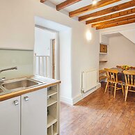 Host Stay Trefor Cottage