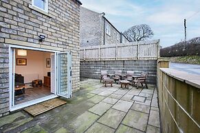 Host Stay Blayshaw House