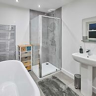 Host Stay Blayshaw House