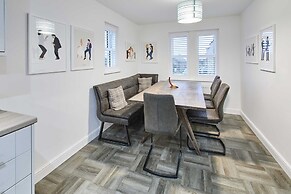 Host Stay Blayshaw House