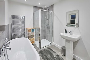 Host Stay Blayshaw House