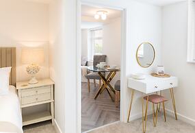 Host Stay Eccles Hideaway