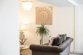 Host Stay Eccles Hideaway