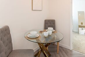 Host Stay Eccles Hideaway