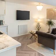 Host Stay Eccles Hideaway