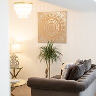 Host Stay Eccles Hideaway