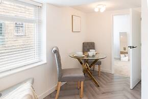 Host Stay Eccles Hideaway