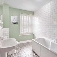 Host Stay Oliver s Den