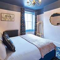 Host Stay Oliver s Den