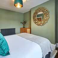 Host Stay Oliver s Den