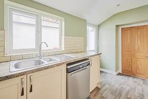 Host Stay Oliver s Den