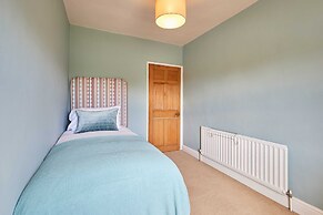 Host Stay May Cottage