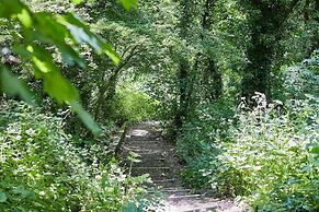 Host Stay May Cottage