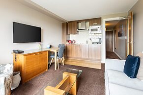 Host Stay Bowscale Suite
