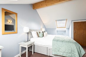 Host Stay Bowscale Suite