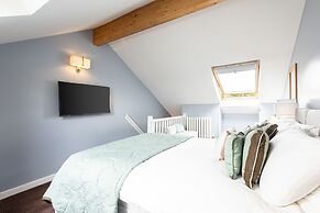 Host Stay Bowscale Suite