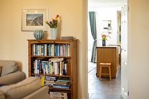 Host Stay Harbour Holm