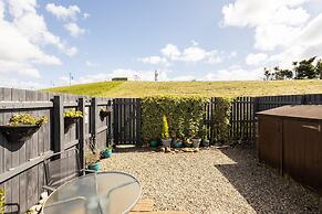 Host Stay Harbour Holm