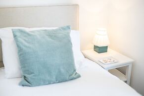 Host Stay Harbour Holm