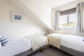 Host Stay Harbour Holm