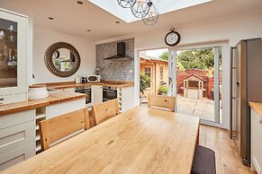 Host Stay Bankside Cottage