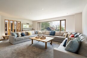 Host Stay Crackin View