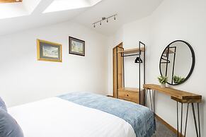 Host Stay Crackin View