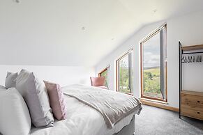 Host Stay Crackin View