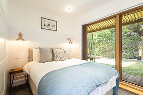 Host Stay Crackin View