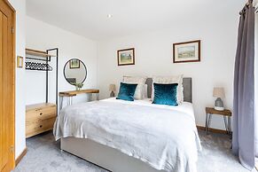 Host Stay Crackin View