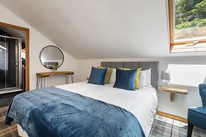 Host Stay Crackin View