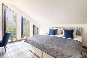 Host Stay Crackin View