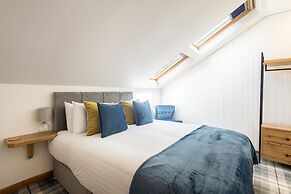 Host Stay Crackin View