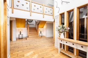 Host Stay Crackin View