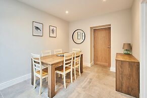 Host Stay Porter Cottage