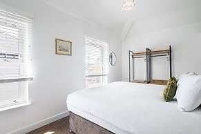 Host Stay Sanderling Chase