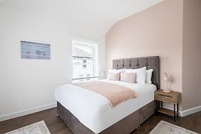 Host Stay Sanderling Chase