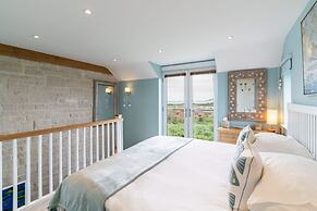 Host Stay Blue Waters