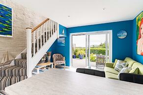 Host Stay Blue Waters