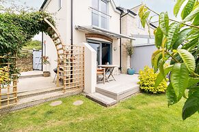 Host Stay Blue Waters