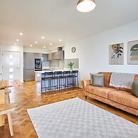 Host Stay Empress Point