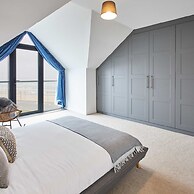 Host Stay Empress Point