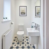 Host Stay Empress Point