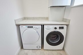 Host Stay Empress Point